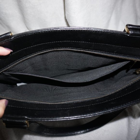 CHANEL Chocolate Bar CC Handbag - Picture 13 of 17